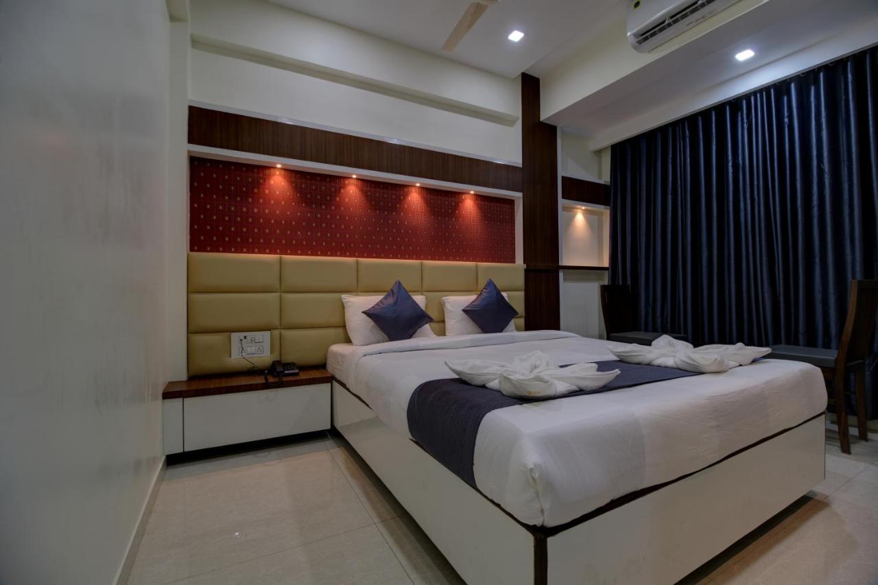 Hotel Mourya Residency Navi Mumbai Dış mekan fotoğraf